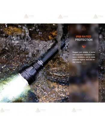 Linterna de Caza Fenix HT32  (2500 lúmenes) con luces rojas y verdes
