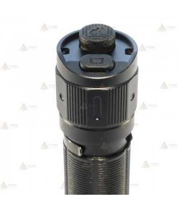 Fénix TK11R  recargable mediante USB (1600 Lúmenes)