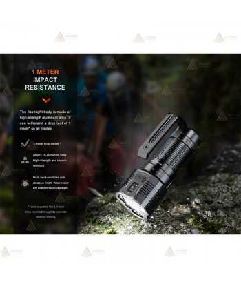 Linterna Fénix LR60R con un haz de 1.085 m (21.000 lúmenes)