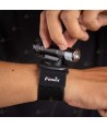 Porta linternas de muñeca Fenix ALW-01
