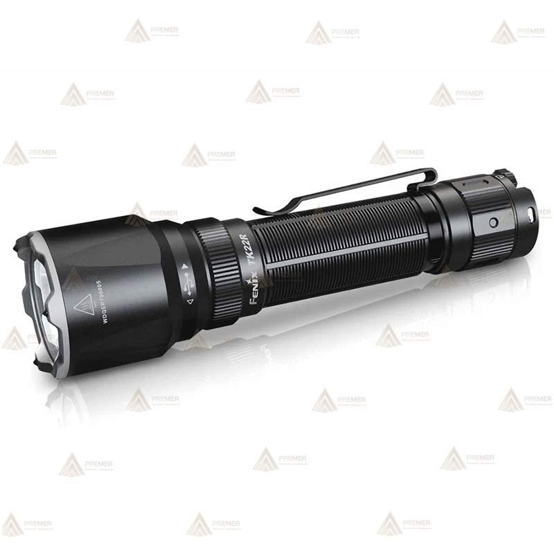 Linterna táctica de Fenix TK22R recargable con USB (3.200 lúmenes)