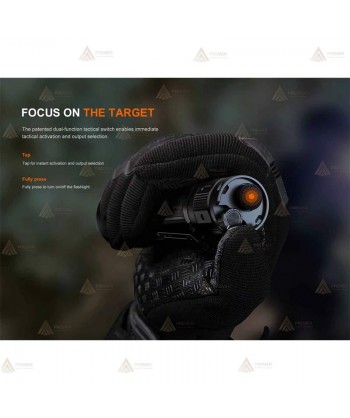 Linterna táctica de Fenix TK22R recargable con USB (3.200 lúmenes)