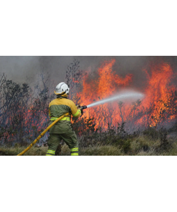 Hidrolimpiadora,  equipo de desatascos y contra incendios de gasolina a 200 Bar y 70 litrosminuto