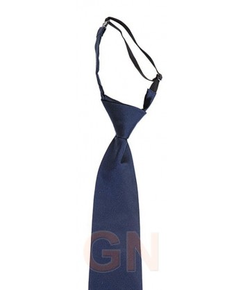 Corbata con el nudo hecho