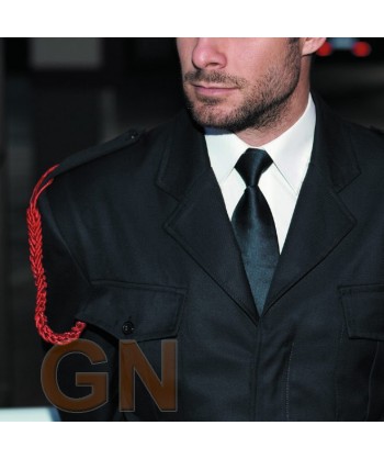 Corbata con el nudo hecho