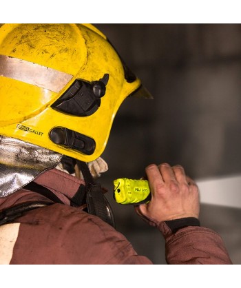Linterna PELI 3315 DE led para casco de bombero