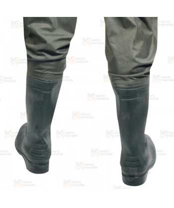 Vadeador en tejido nylon/PVC laminado y botas con suelas de tacos