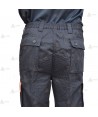 Pantalones con refuerzos y cintas bicolor reflectantes en bajos y tapetas