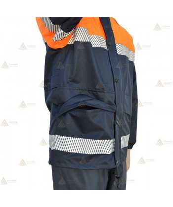 Chubasquero bicolor con cintas reflectantes segmentadas y membrana PTFE para Protección Civil