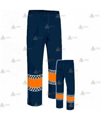 Pantalón impermeable con cintas reflectantes tipo damero para Protección Civil