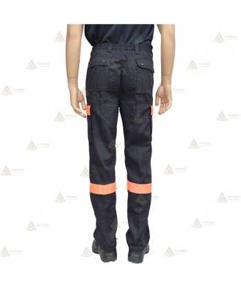 Pantalones bielásticos con refuerzos y cintas monocolor en bajos y tapetas