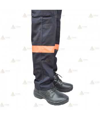 Pantalones bielásticos con refuerzos y cintas monocolor en bajos y tapetas