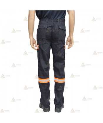 Pantalones bielásticos con refuerzos y cintas bicolor en bajos y tapetas
