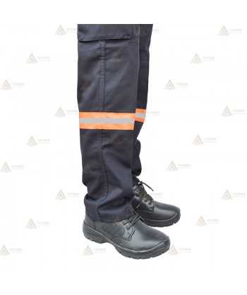 Pantalones bielásticos con refuerzos y cintas bicolor en bajos y tapetas