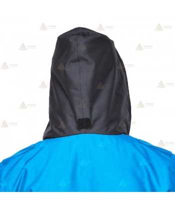 Parka ligera color azul marino azul tropical,  impermeable con cinta damero reflectante blanco y membrana PU para Policía Local