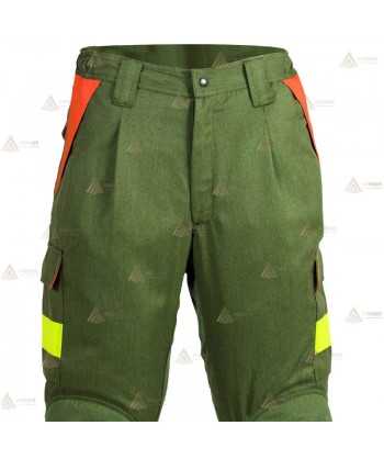 Pantalones ignífugos con refuerzos y cintas reflectantes amarillas para bomberos forestales