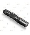 Linterna táctica UC35V2 recargable con micro USB. Proporciona 1000 lúmenes y alcanza los 266 metros