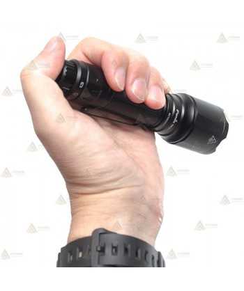 Linterna táctica de Fénix TK22-TAC recargable con USB (2800 lúmenes)