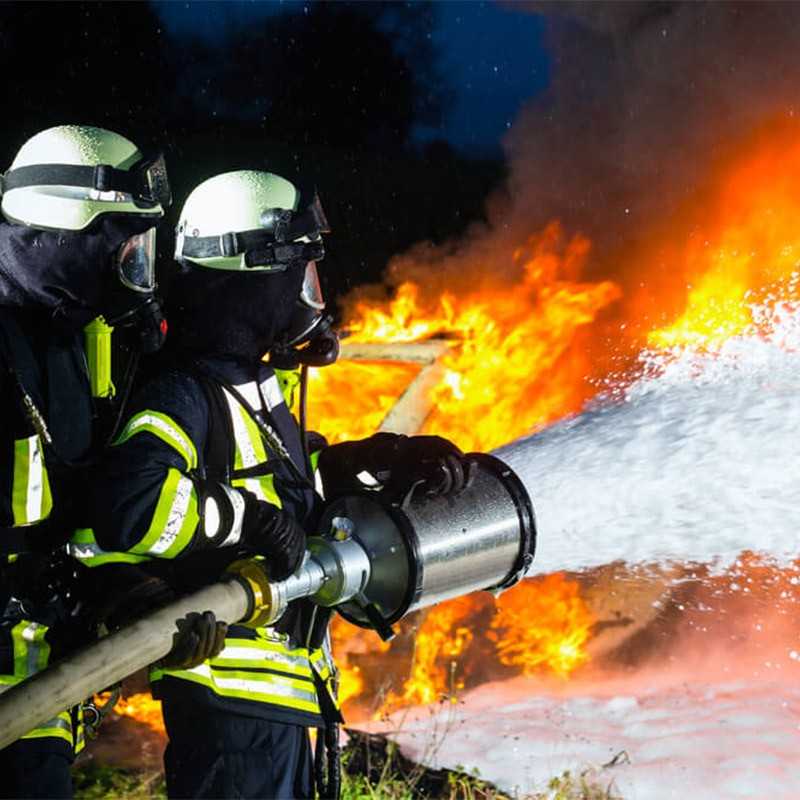 Espumógeno de Clase A y Clase B para incendios estructurales