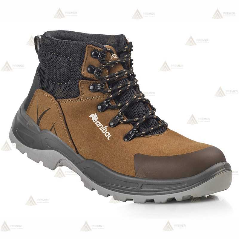 Bota trekking hidrofugada para forestales
