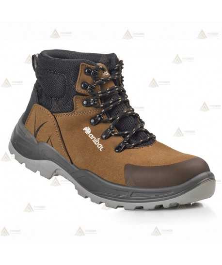 Bota trekking hidrofugada para forestales
