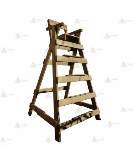 Silla de madera para vigilancia en las playas