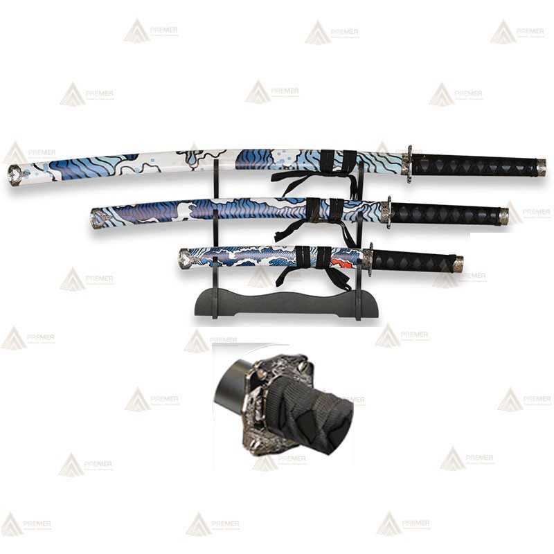 Set de 3 katanas de acero al carbono con peana