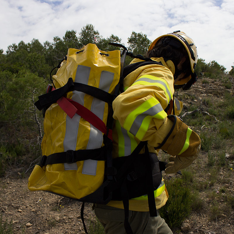 Mochila portamangueras para forestales